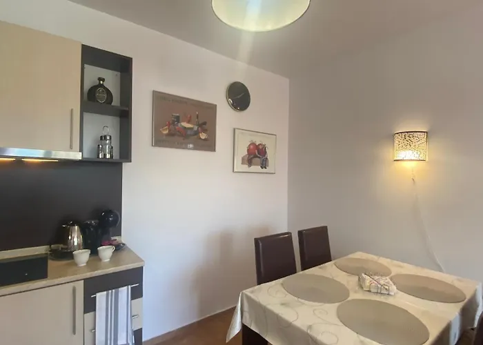 Bratanov Kasandra Slantchev Briag