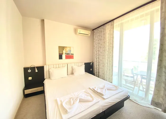 Bratanov Kasandra * Slantchev Briag