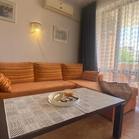 Bratanov Kasandra Apartment *