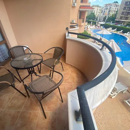아파트 Bratanov Kasandra Apartment *