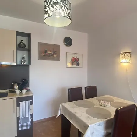 아파트 Bratanov Kasandra Apartment *