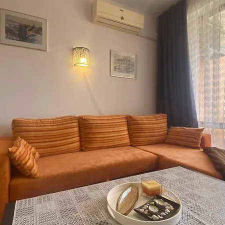 Bratanov Kasandra Apartment *