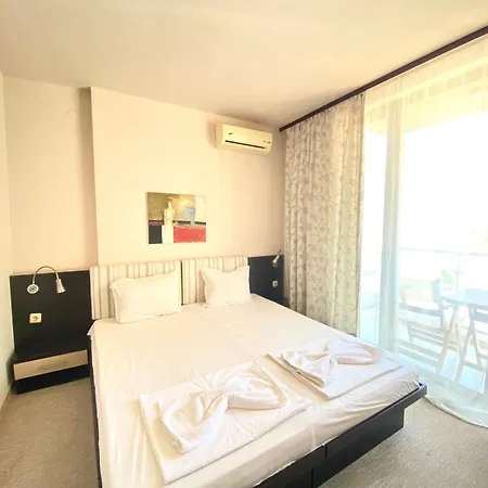 Bratanov Kasandra Apartment * 써니비치