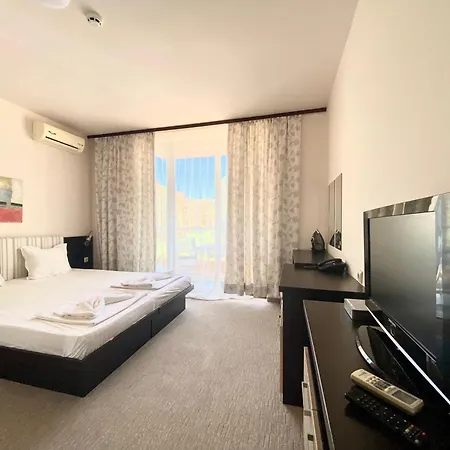 Bratanov Kasandra Apartment Slantschew brjag