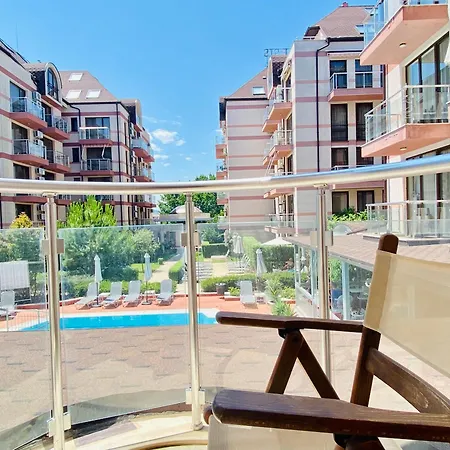 아파트 Bratanov Kasandra Apartment *